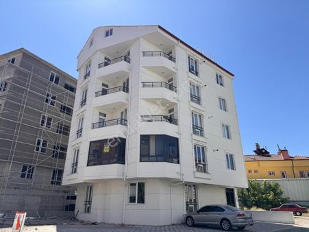 Şanlıbaba Emlaktan Çarşıya Yakın Konumda Kiralık Geniş 1+1 Daire