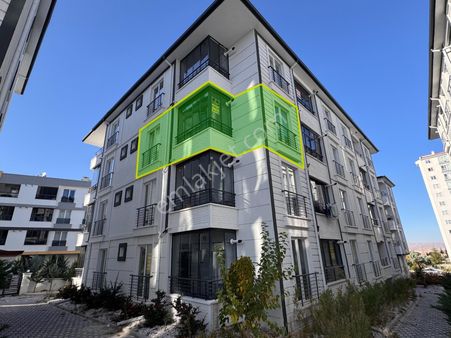 Şanlıbaba Emlaktan 2000 Evlerde Kiralık 1+1 Ara Kat Eşyalı Daire