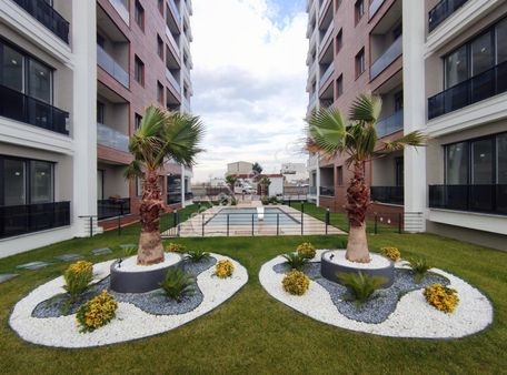 Silivri Yeni Mh. Merkezi Konumda Havuzlu Butik Site İçi 2+1