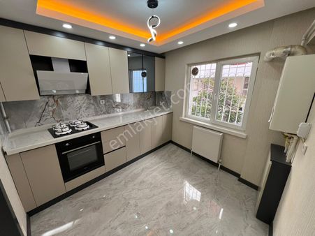 Akşemsettin Mah'de 3+1 Lüx Yapılı Yüksek Giriş Daire!!