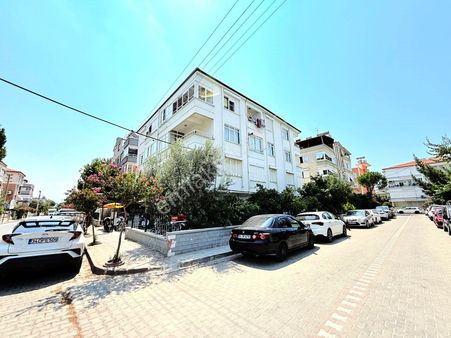 𝄞melodi'den Sarıkız'da Ayrı Mutfaklı Ön Cephe Denize Yakın Lokasyonda Satılık 2+1 Daire