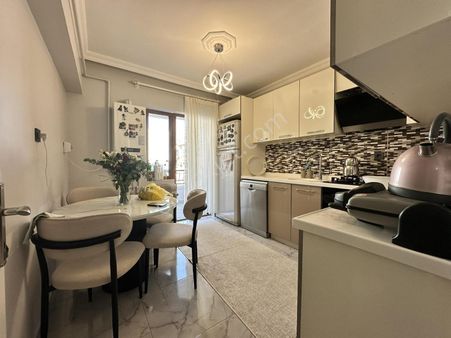 Bakırhan Emlaktan Cadde Üzeri 1.kat Çift Balkon 3+1 Yapılı Daire