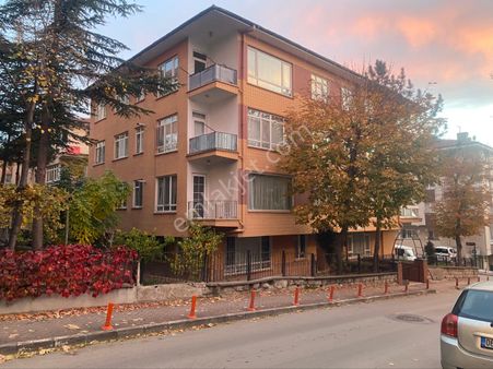 Çankaya Tınaztepe Mahallesi Tunalıya Yürüme Mesafesinde 2+1 Kombili Kiralık Daire