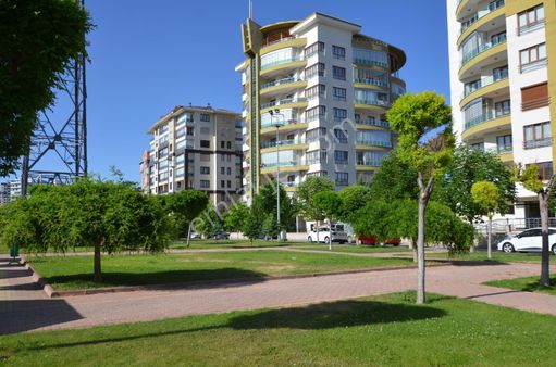 Talha Tozduman'dan Melikşah Mh.'de Teraslı Çatı Katı 1+1