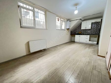 Loft'tan Bahçelievler Yenibosna'da Satılık 2+1 Yeni Bahçe Kat