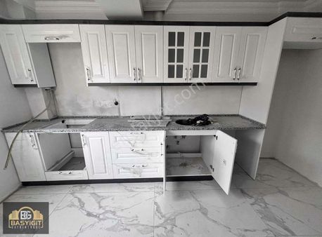 Cumhuriyet Mh. Ring Yolu Üzerinde 2+1 Satılık Arakat Daire