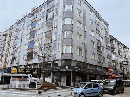 İshaklı Mah. Gençlik Cad. Eski Şube Cad. 145m2 3+1 Satılık Daire