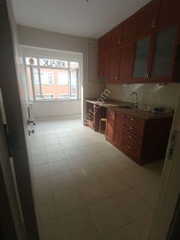 Ümraniye Çakmak Tavukçuyolu Caddesi Varan Caddesi Metro Yürüme Mesafesi Temiz 2.kat