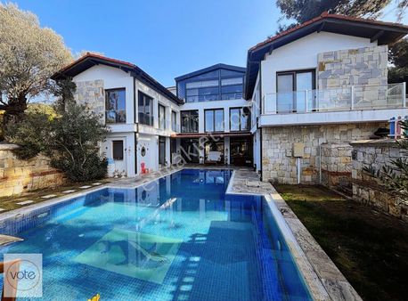 Urla'nın En Seçkin,mimari Ödüllü Sitesinde Muhteşem Villa!