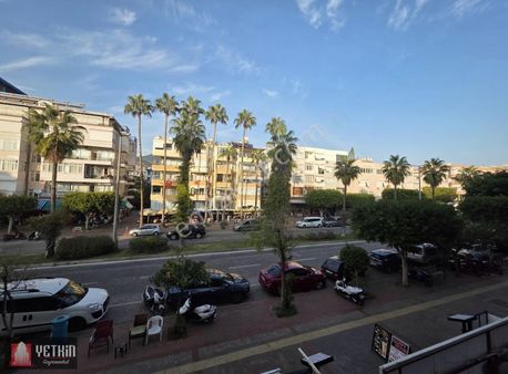 Alanya/atatürk Cad.işyerine Uygun 3+1 Kiralık 1.kat