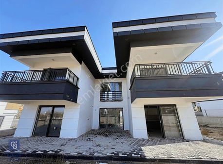 Eğribucak'ta 675m2 Arsalı Satılık Villa