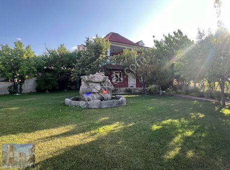 Yenikentte 712 M² Arsa İçinde Manzaralı Lüks Villa İskanlı