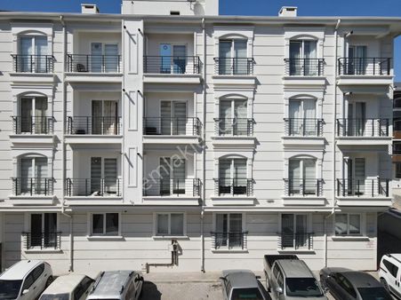 Şanlıbaba Emlak'tan Merkezi Konumda Satılık 1+1 Daire