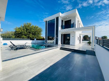 Didim Efelerde Villa Bölgesinde Tam Müstakil Havuzlu 4+1akıllı Sistem Ultra Lüx