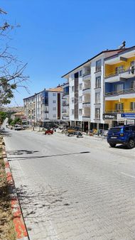 Cumhuriyet Caddesinde Satılık Kiracılı 147 M2 İşyeri