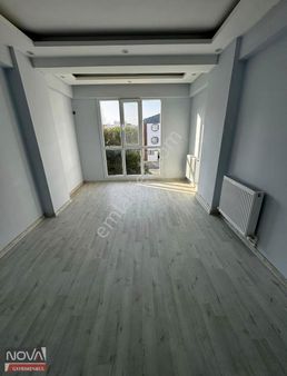 Manisa 50. Yıl Mahallesinde Acil Satılık 2+1 Kapalı Mutfak Daire