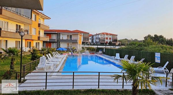 **karasu Da Havuzlu Butik Site İçerisinde 2+1 Bahçe Katı !** Kar