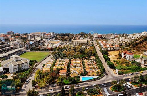 Alanya Club Konak 1 Sitesinde Denize 400 Metre İkiz Villa
