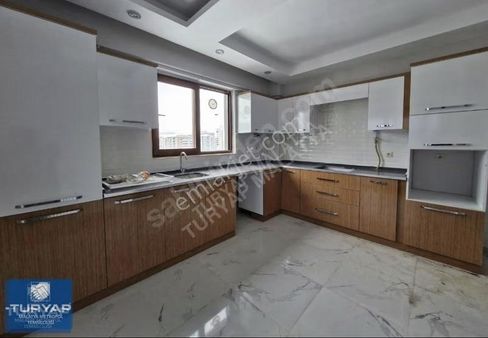 Turyap Metropol'den Çiftlik Caddesinde Satılık 4+1 Daire