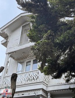 Yeşilköy'de Betonarme Yapıda Satılık Köşk