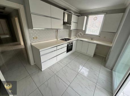 Derebahçe Durutower Sitesinde Çok Geniş 3+1 + Cam Balkon + Kombi