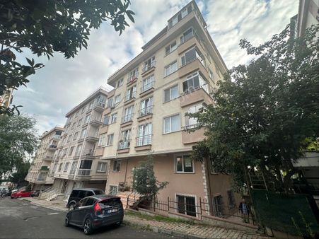 Samandıra Merkezde 2+1 110 M2 Kiralık Yüksek Giriş Bahçe Dukeks Daire
