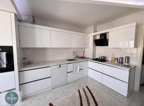 M.akif Ersoy Caddesi Carrefoursa Üstü Satılık 3+1 Daire