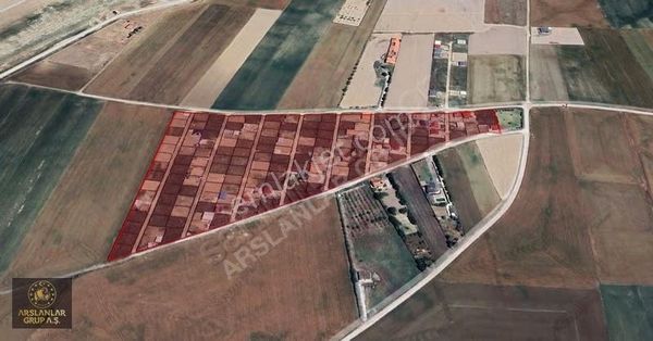 Arslanlar Grup A.ş.'den Esenboğa Havalimanına Cephe Bahçeler