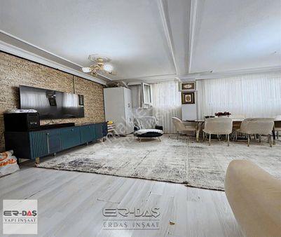 Kıraç- Hürriyet Mahallesi'ne Geniş M2, Çift Cephe 2+1 Bahçe Katı