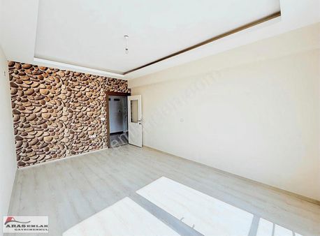 Erkilet Osmangazi Mah.kiralık 3+1 175 M2 Önü Açık Lüks Daire