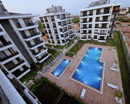 Yetişen Alır / Ara Kat, Havuz Manzaralı / İskan Var