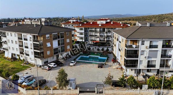 No:10 Gayrimenkul'den Havuzlu Site İçerisinde Fırsat 2+1 Daire!.