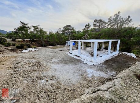 Kaş Uğrar'da Köyiçi Mevkiinde 1.100 M2 Tesviyeli Hobi Bahçesi