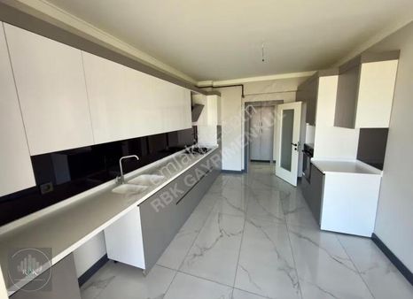 Törekent'te ' 4+1 ' Cam Balkonlu ' Ara Katta ' Kiralık