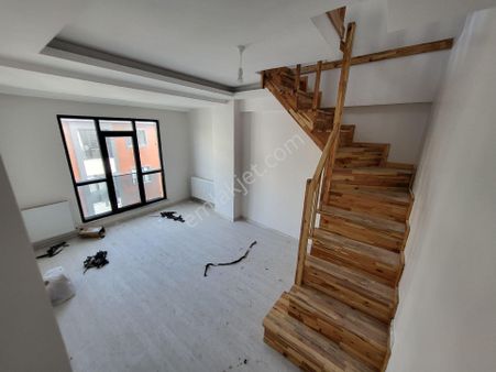 Arnavutköy Merkez’de Kiralık Dubleks Daire4+2