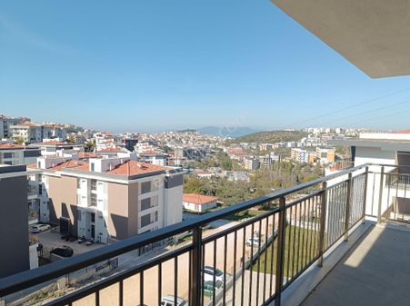 Kuşadası Otagar Arkası Lüx Site İçerisinde Yerden Isıtmalı 3+1 Satılık Daire