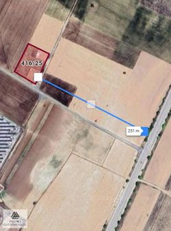 Meram Hatunsarayda Ana Yola Cephe Bahçe Vade Vardır