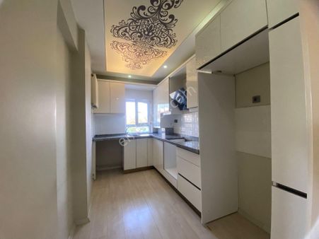 Yakacık'da Katta Manzaralı Bağımsız Ultra Lüx Yapılı Daire