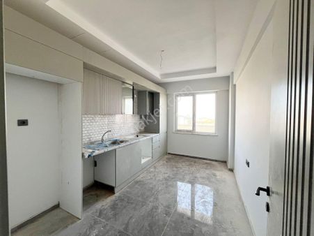 Koç Gym'den Yeni Gelişen Bölgede Sıfır Yapı Geniş Oturumlu 2+1