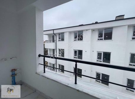 Pi Gayrimenkul'den Şarhöyük Yücel Sk Balkonlu Apart