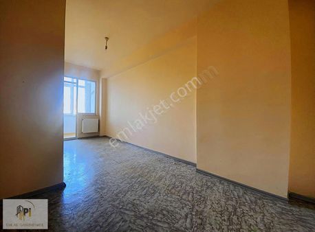 Pi Gayrimenkul'den Kırım Caddesi'nde Kelepir 3+1 Daire