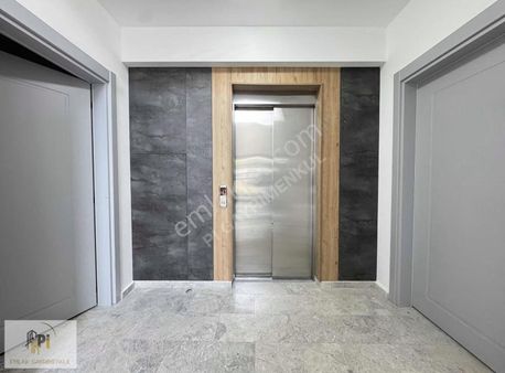 Batıkent'te Aile Yaşamına Uygun Lüks 4+1 Daire