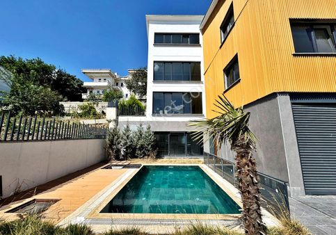 Weal World' Den Deniz Manzaralı, Sıfır, 5+2, 600 M2, Müstakil Villa ...