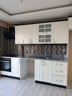 Cadde Üstü 2+1 Doğalgazlı Hasarsız