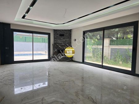 Hb'den Satılık Müstakil Villa, Şehrin Merkezinde, Sakin Ve Gürültüden Uzak