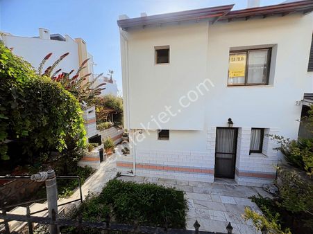 Gümüldür'de Deniz Ve Doğa Manzaralı Eşyalı 3 + 1 Villa