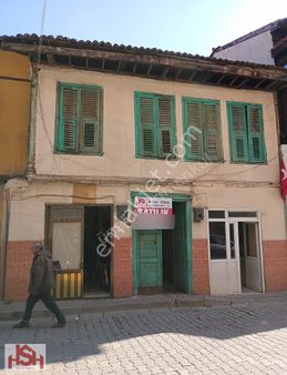 Üç Eylül Mah. Gençlik Cad. Üzerinde 121 M2 2 Katlı Müstakil