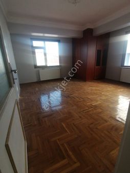 Ümraniye Ataturk Mahelesi Çarşi