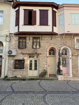 Ayvalık Hayrettinpaşa Mahallesinde Satılık Müstakil Ev