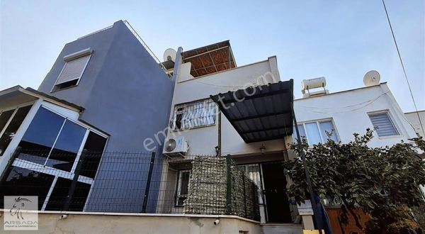 Kuşadası Marinaya Yürüme Mesafesinde 2+1 Bahçeli